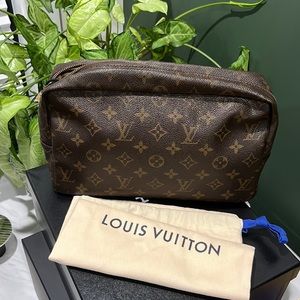 Louis Vuitton Toiletries bag. Large size.